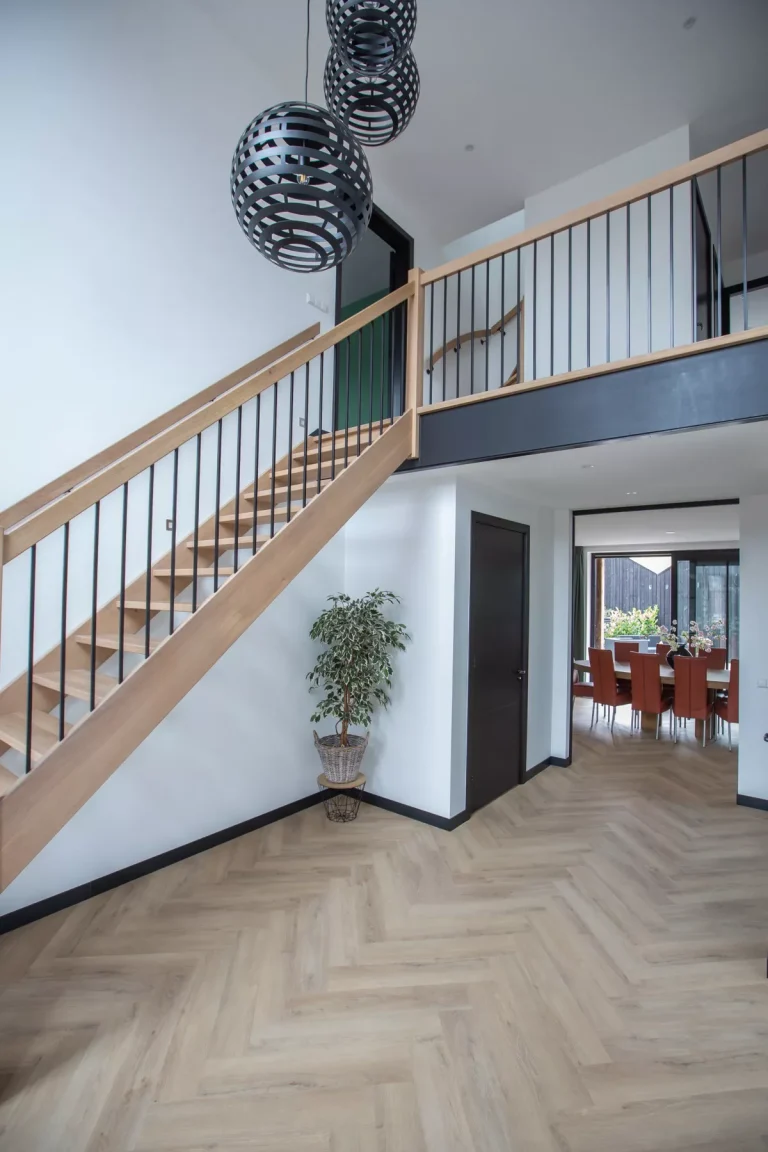 Plak PVC, egaline en lijm voor B2B projecten